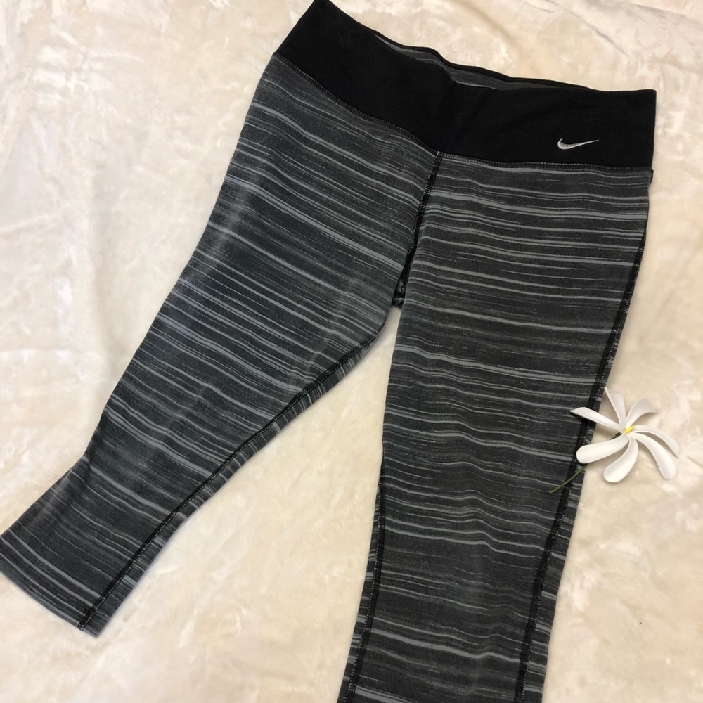 Nike Dri fit  Capri leggings Med
